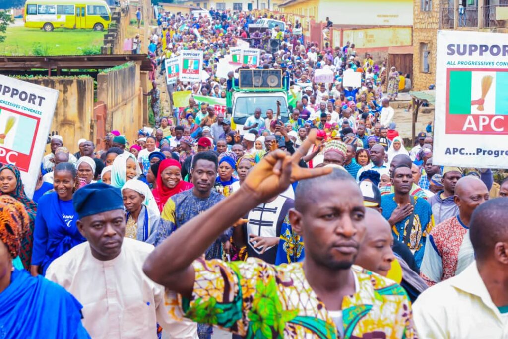 APC Members in Osun State Protests, Calls For Removal of Party Chieftain Gboyega Famodun