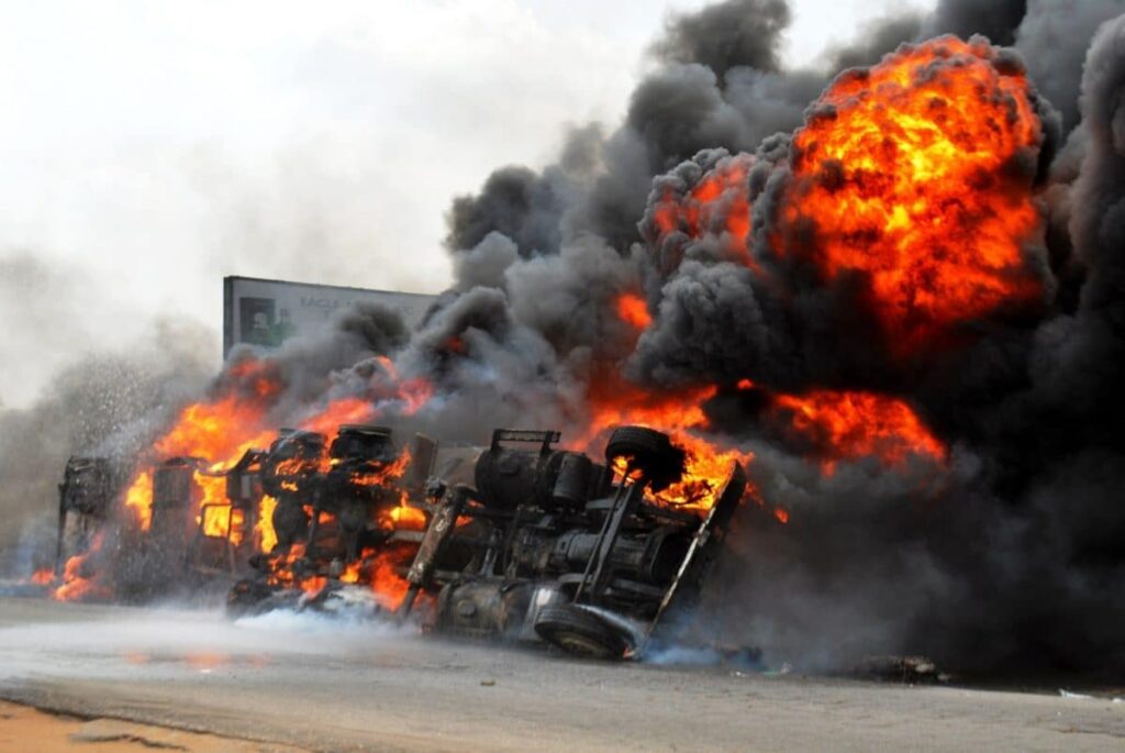 10 Burnt To Death In A Tanker Explosion On Lagos-Ibadan Expressway