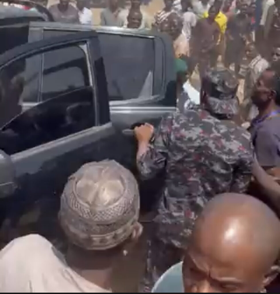 EFCC Operatives Attacked, Injured By Alleged Vote Buyers in Kaduna