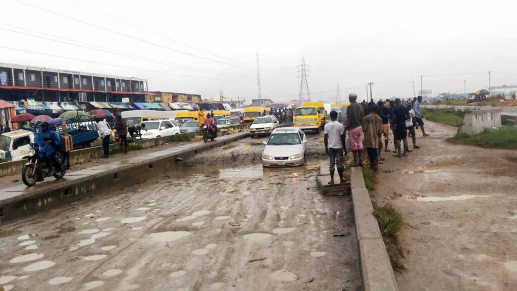 Many Passengers Dead as 18 Seater Bus Crashes into Stationary Truck in Lagos