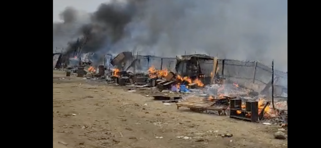 Task Force Men Set Ablaze Shanties in Lagos (VIDEO)