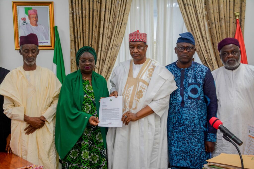 NSF Tragedy: Abiodun Donates N1m each to Family of Kano Athletes, Officials Involved in Accident