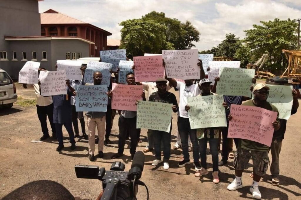 Ebonyi Youths Stage Protest against Oseni Rufai over Altercation with Umahi