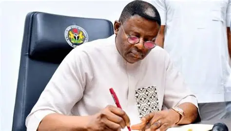 Cross River’s Gov Suspends LGs Recruitment Process over Alleged Employment Racketeering