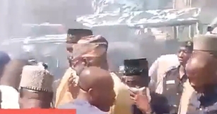 Police Teargas Makinde, Bala Mohammed, Others as Wike Gains Access to PDP’s Secretariat