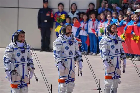 China’s Stranded Astronauts to Return from Space Station