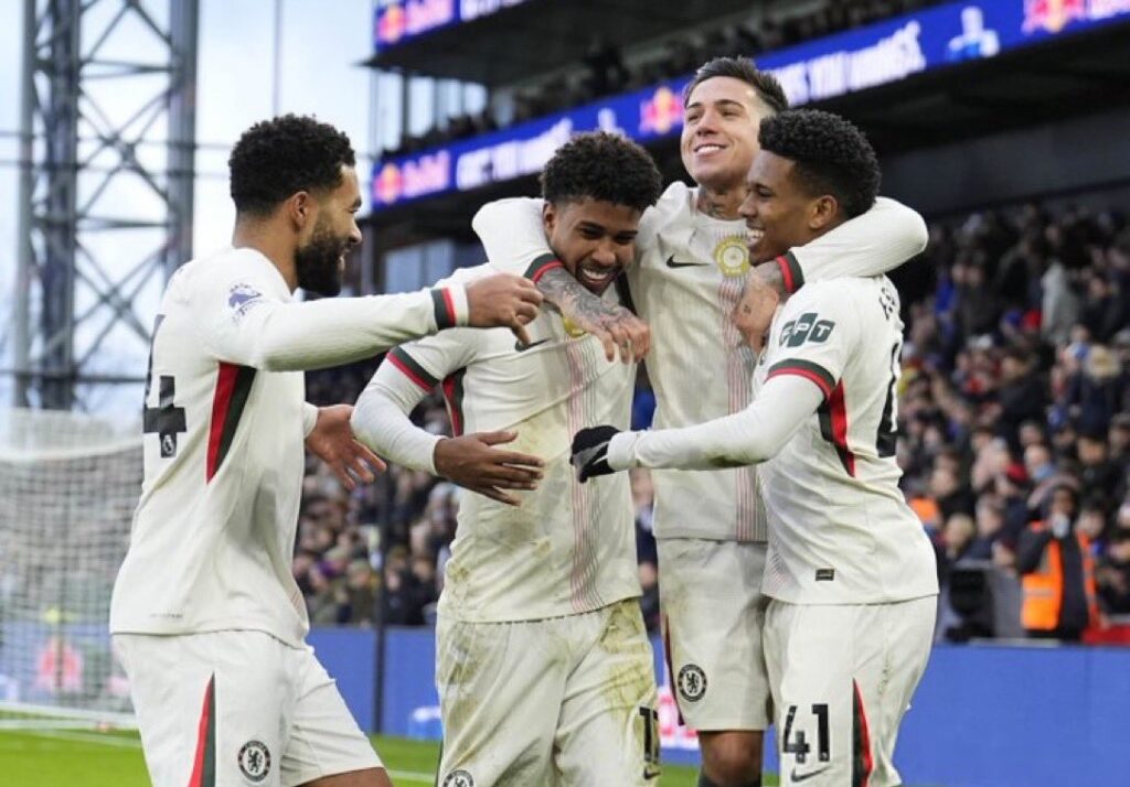 Chelsea Cruise Past 10-Man Crystal Palace in 3-1 Win