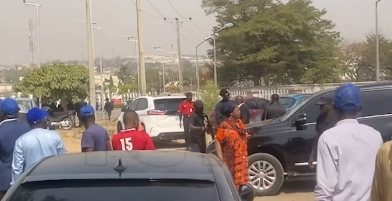 EFCC Seizes Journalists’ Camera, Other Equipment while Covering El-Rufai’s Arrival at Office