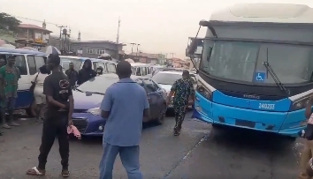 Lagos Govt Breaks Silence over Expressway Blockade by Protesting Mini-Bus Operators