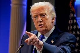 Trump Renews Attack on U.S. Supreme Court, Vows Other Tariffs, Licenses