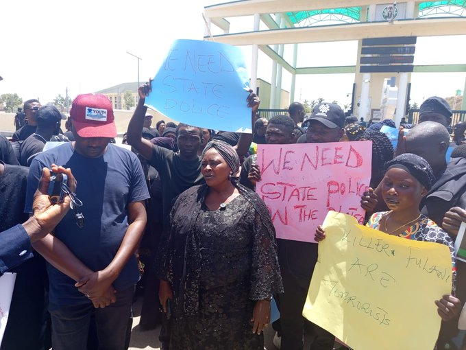 Youths Storm Plateau Government House in Protest over Kidnappings, Killings