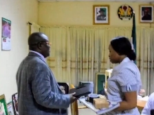 Alleged N205m Debt: Ohiri Releases Evidence, Chats with Umahi