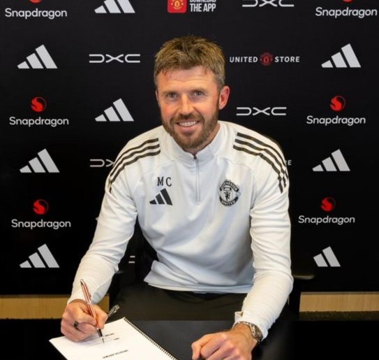 Man United Awards Carrick Permanent Job as New Head Coach