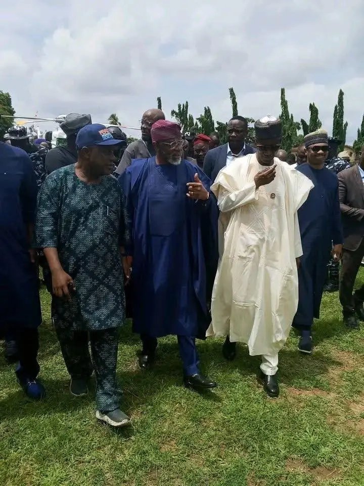 Ribadu Leads FG’s Delegation to Oyo; Holds Meeting With Families of Kidnapped Teachers, Students