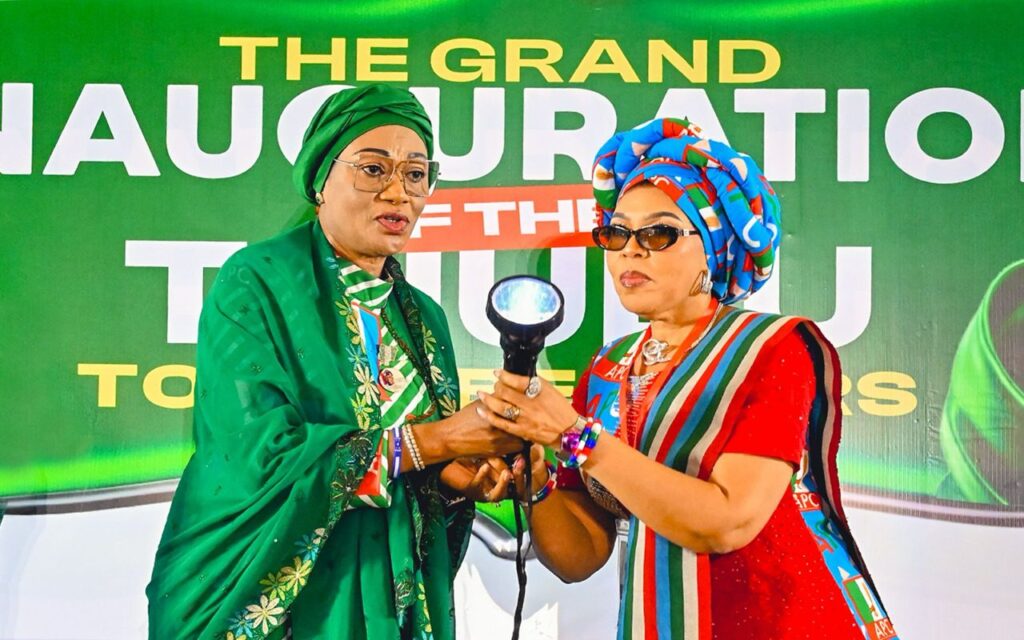 First Lady Inaugurates Tinubu TorchBearers, Donates 8 Buses