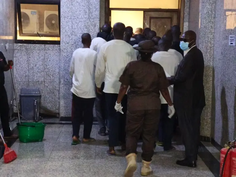 FG Arraigns 400 Suspected Terrorists in Abuja