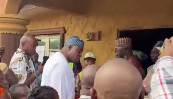 #EkitiDecides: PDP’s Candidate, Oluyede, Arrives Polling Unit