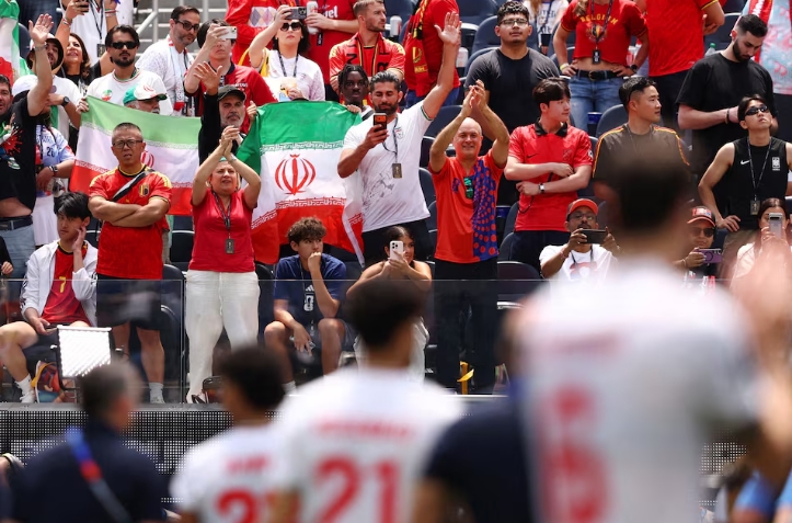 Iran Leave Note of Thanks in LA Locker Room after Draw with Belgium