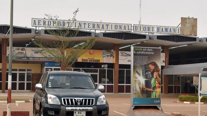 Gunfire, Explosions Heard at Niger Capital’s Airport