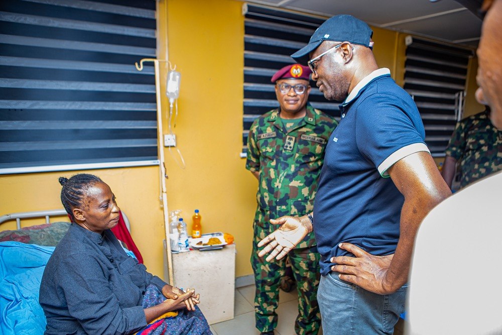Makinde Visits Rescued Oriire Kidnap Victims