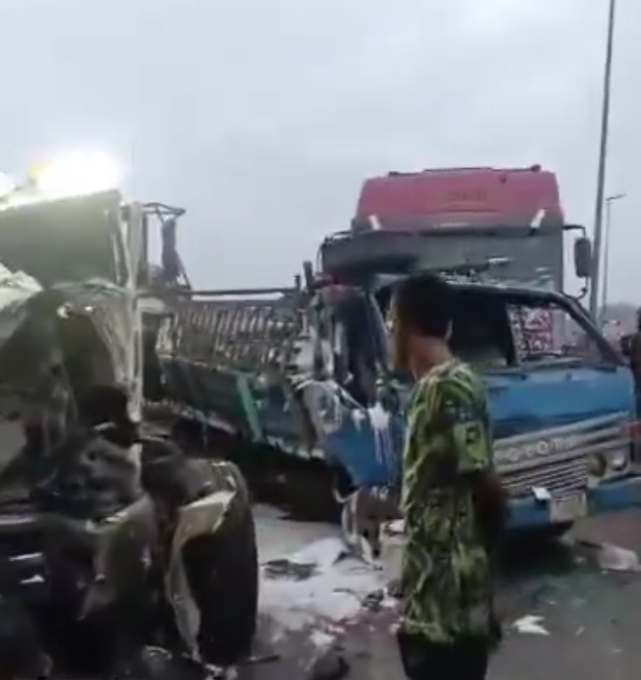 Multiple Accidents on Lagos-Ibadan Highway Lock Down Berger, Ogba, Ikeja, Ogun Communities